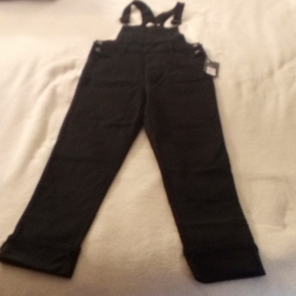 UNIVERSAL THREADS BLACK OVERALLS SIZE OO/R
